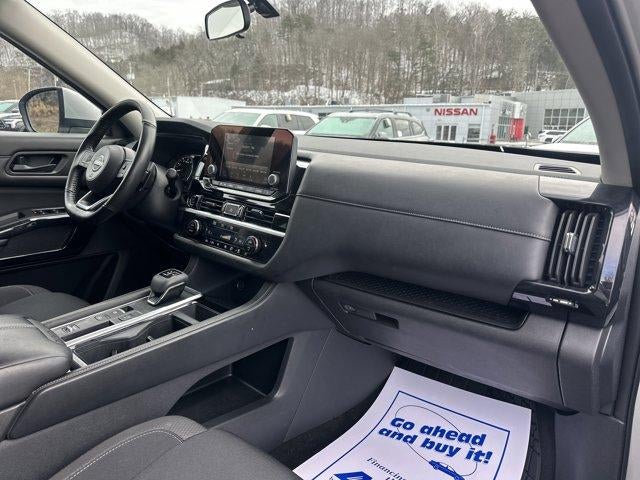 2024 Nissan Pathfinder SV 2WD