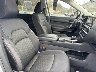 2024 Nissan Pathfinder SV 2WD