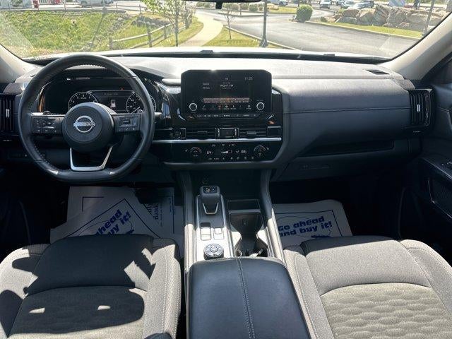 2025 Nissan Pathfinder SV 4WD