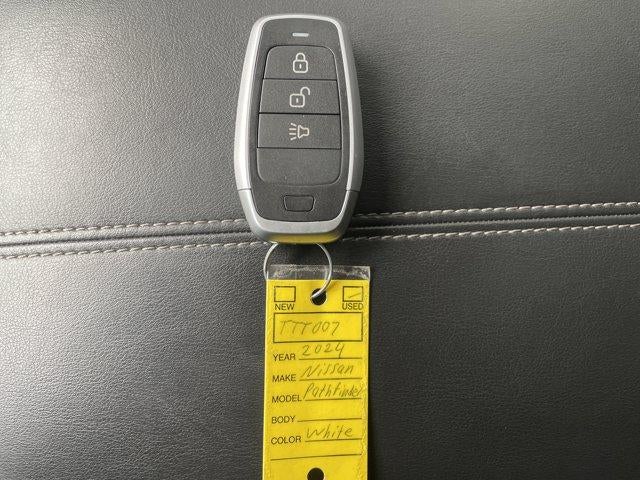 2024 Nissan Pathfinder SV 4WD