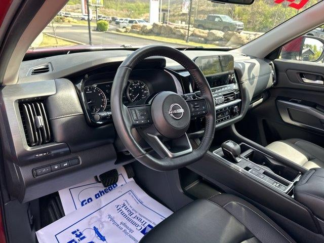 2024 Nissan Pathfinder SL 2WD