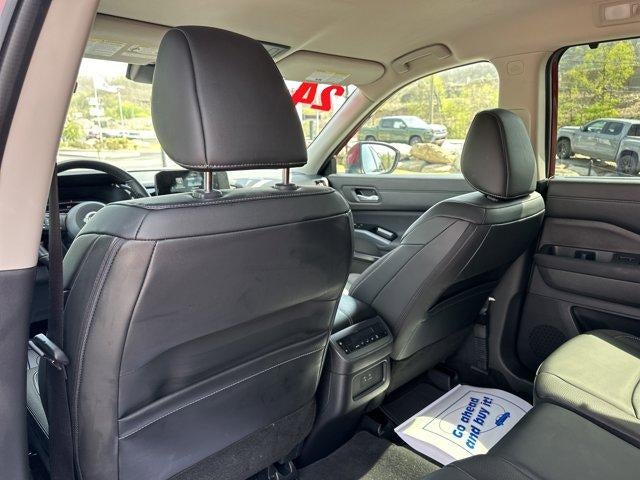 2024 Nissan Pathfinder SL 2WD