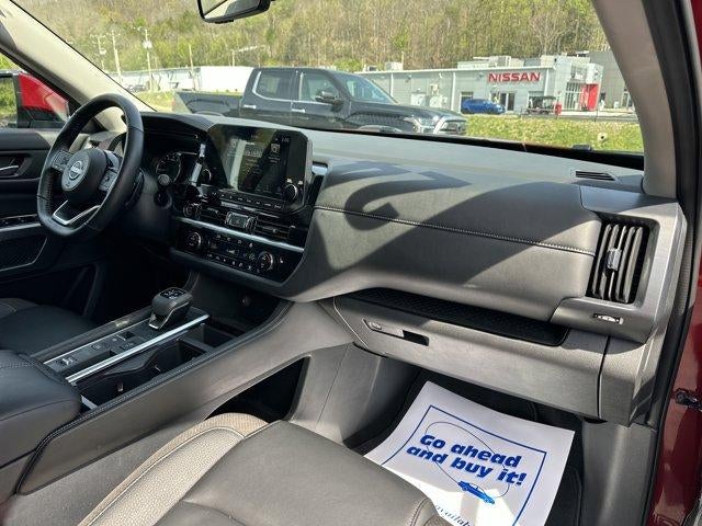 2024 Nissan Pathfinder SL 2WD