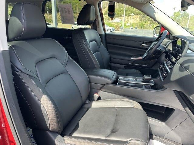 2024 Nissan Pathfinder SL 2WD