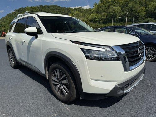 2023 Nissan Pathfinder SL 4WD