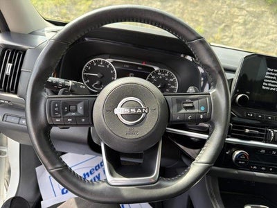 2023 Nissan Pathfinder SL 4WD