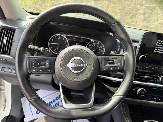 2023 Nissan Pathfinder SL 4WD