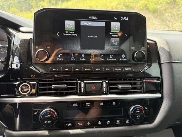 2023 Nissan Pathfinder SL 4WD