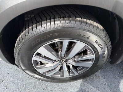 2023 Nissan Pathfinder SL 4WD