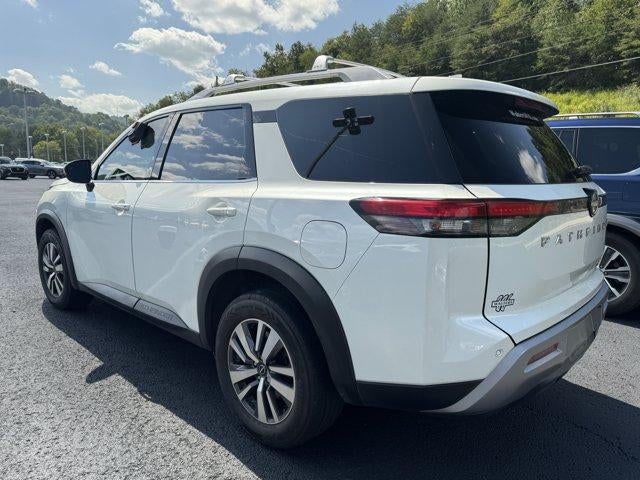 2023 Nissan Pathfinder SL 4WD
