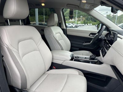 2026 Nissan Pathfinder SL 4WD