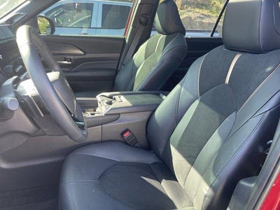 2025 Toyota Grand Highlander LE FWD (Natl)