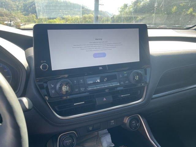 2025 Toyota Grand Highlander LE FWD (Natl)