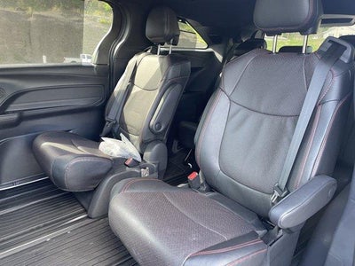 2025 Toyota Sienna XSE AWD 7-Passenger (Natl)
