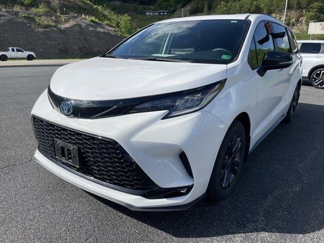 2025 Toyota Sienna XSE AWD 7-Passenger (Natl)