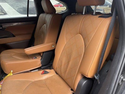 2021 Toyota Highlander Platinum AWD (Natl)