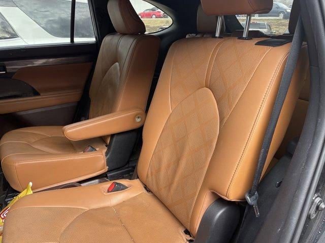 2021 Toyota Highlander Platinum AWD (Natl)