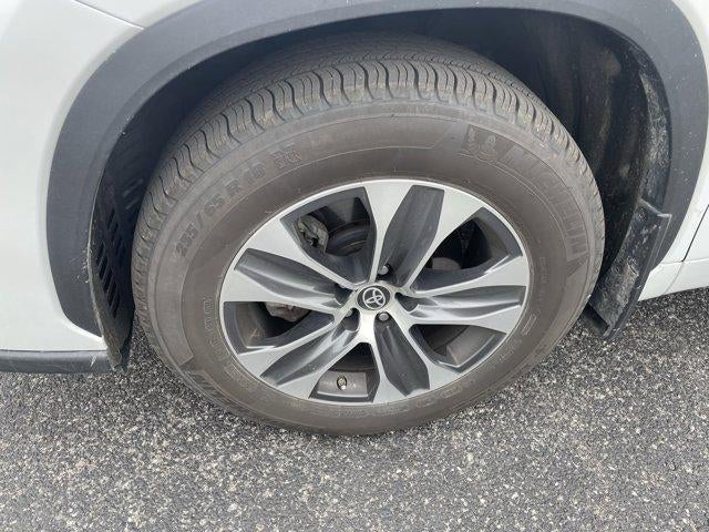 2022 Toyota Highlander XLE AWD (Natl)