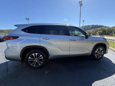 2021 Toyota Highlander XLE AWD (Natl)