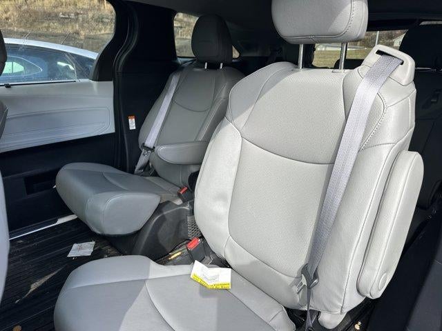 2025 Toyota Sienna XLE AWD 7-Passenger (Natl)
