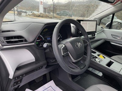 2025 Toyota Sienna XLE AWD 7-Passenger (Natl)