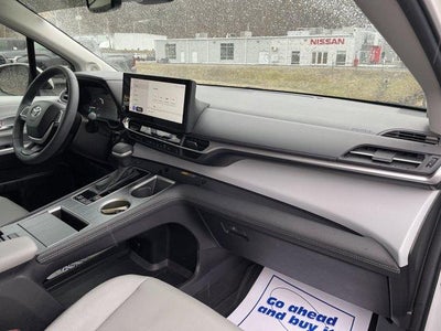 2025 Toyota Sienna XLE AWD 7-Passenger (Natl)