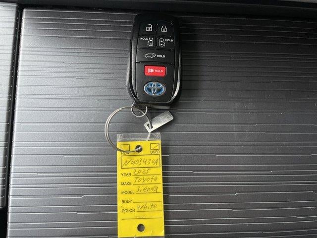 2025 Toyota Sienna XLE AWD 7-Passenger (Natl)