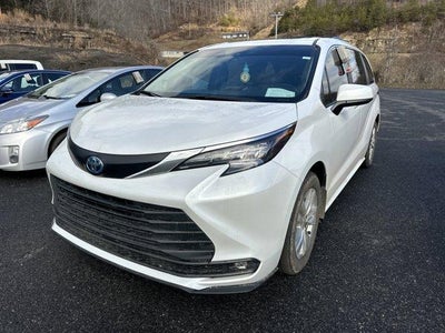2025 Toyota Sienna XLE AWD 7-Passenger (Natl)