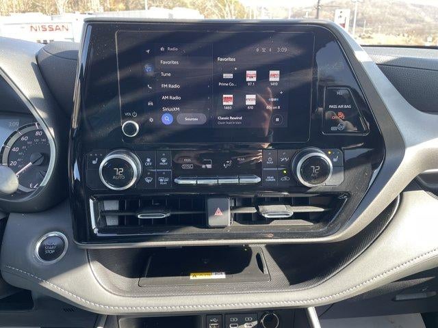 2025 Toyota Highlander XLE AWD (Natl)