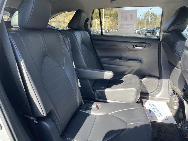 2025 Toyota Highlander XLE AWD (Natl)