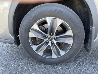 2025 Toyota Highlander XLE AWD (Natl)