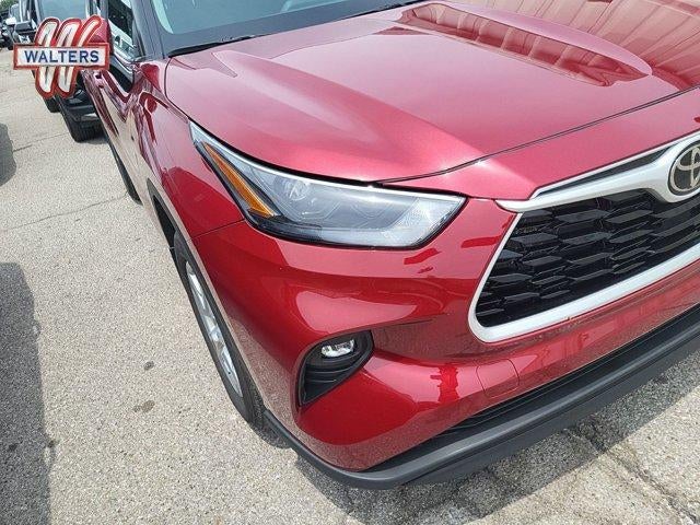 2025 Toyota Highlander LE AWD (SE)