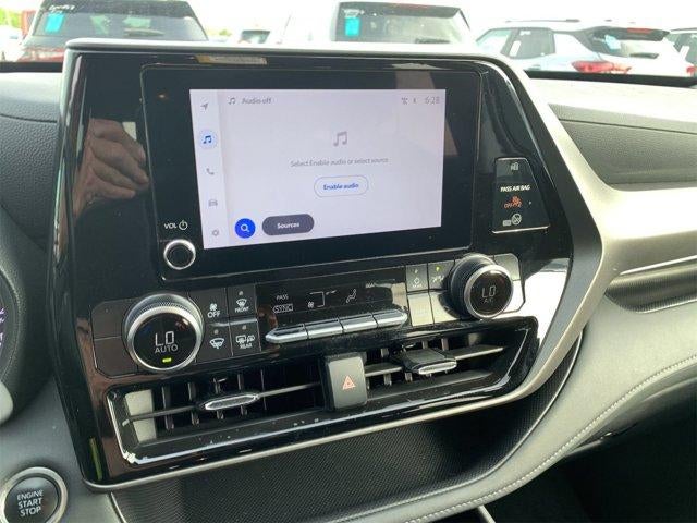 2025 Toyota Highlander LE AWD (SE)