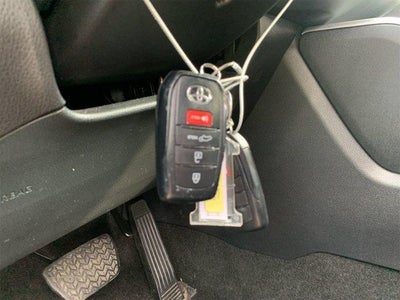 2025 Toyota Highlander LE AWD (SE)