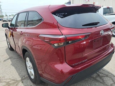 2025 Toyota Highlander LE AWD (SE)