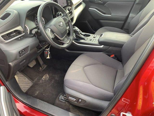2025 Toyota Highlander LE AWD (SE)