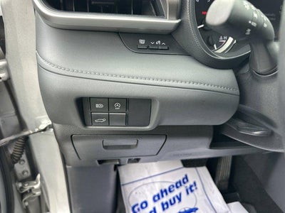 2025 Toyota Highlander LE AWD (SE)