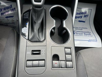 2025 Toyota Highlander LE AWD (SE)