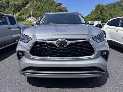 2023 Toyota Highlander Platinum AWD (Natl)