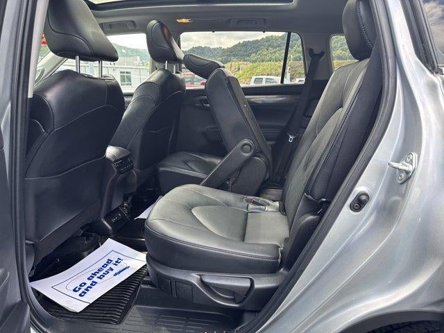 2023 Toyota Highlander Platinum AWD (Natl)