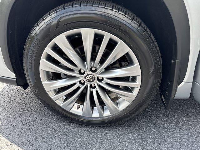 2023 Toyota Highlander Platinum AWD (Natl)