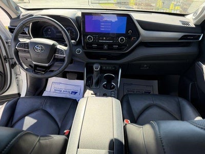 2023 Toyota Highlander Hybrid Limited AWD (Natl)