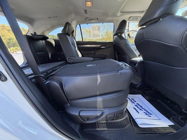 2023 Toyota Highlander Hybrid Limited AWD (Natl)