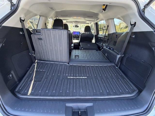 2023 Toyota Highlander Hybrid Limited AWD (Natl)