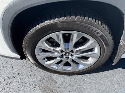 2023 Toyota Highlander Hybrid Limited AWD (Natl)