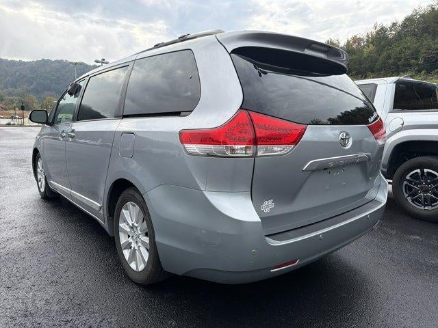2013 Toyota Sienna 5dr 8-Pass Van V6 XLE FWD (Natl)