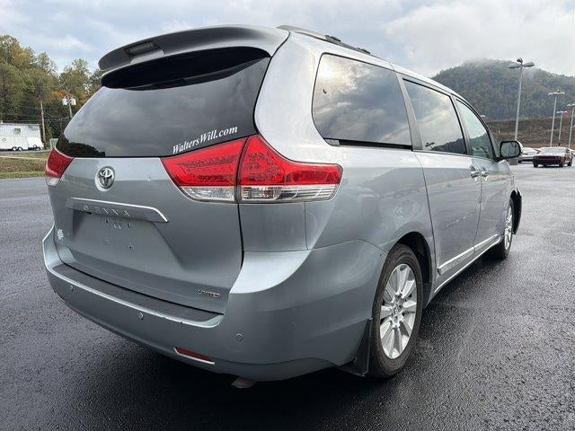2013 Toyota Sienna 5dr 8-Pass Van V6 XLE FWD (Natl)