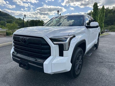 2023 Toyota Tundra 4WD 4WD SR5 CrewMax 5.5' Bed (Natl)
