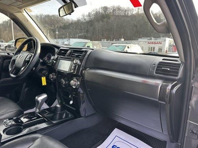 2017 Toyota 4Runner TRD Off Road 4WD (Natl)