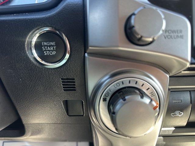 2024 Toyota 4Runner SR5 4WD (Natl)